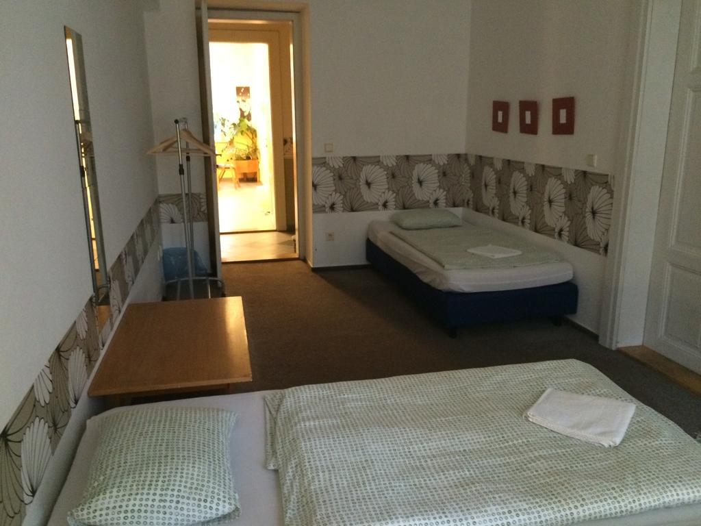 Charles Square Hostel Prag Eksteriør billede