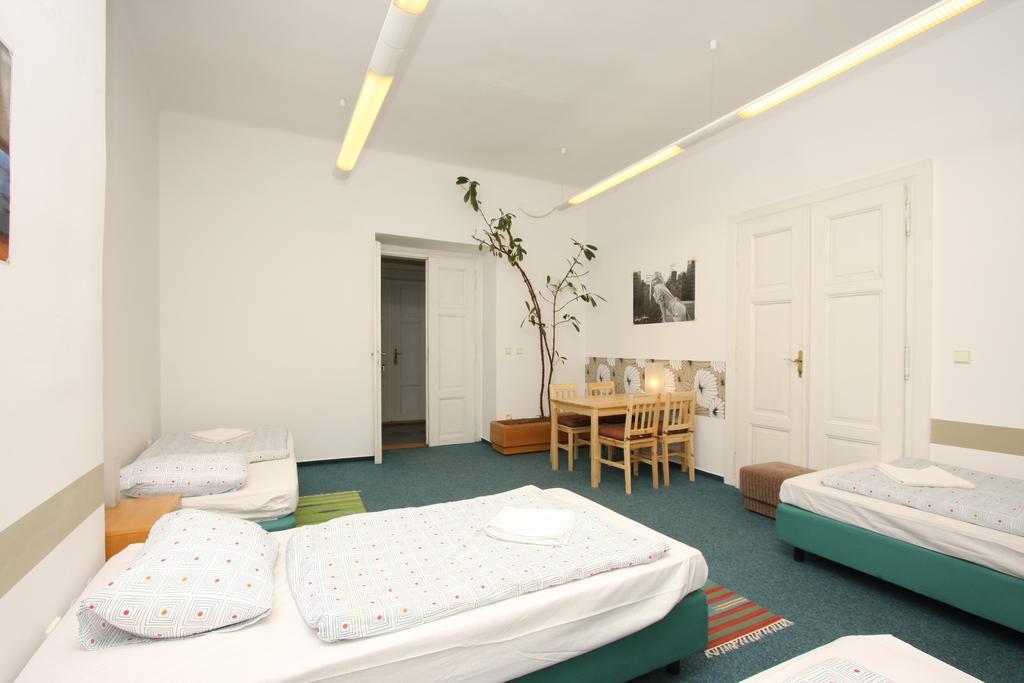 Charles Square Hostel Prag Værelse billede