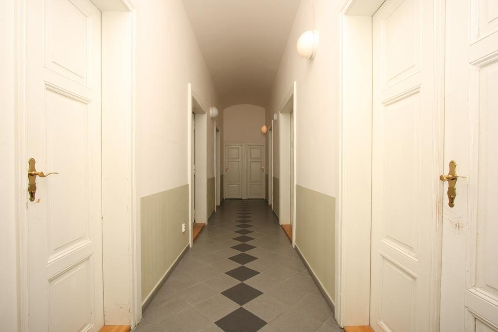 Charles Square Hostel Prag Eksteriør billede